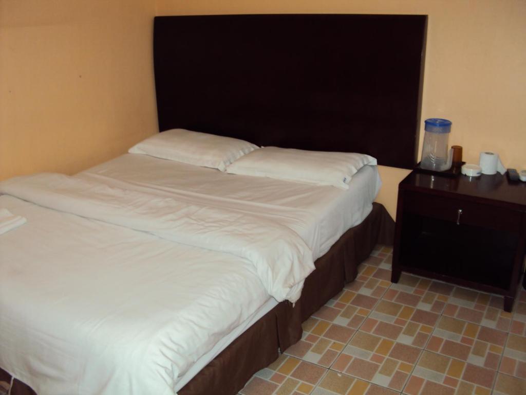 Kinabalu Borneo Hotel Kota Kinabalu Quarto foto